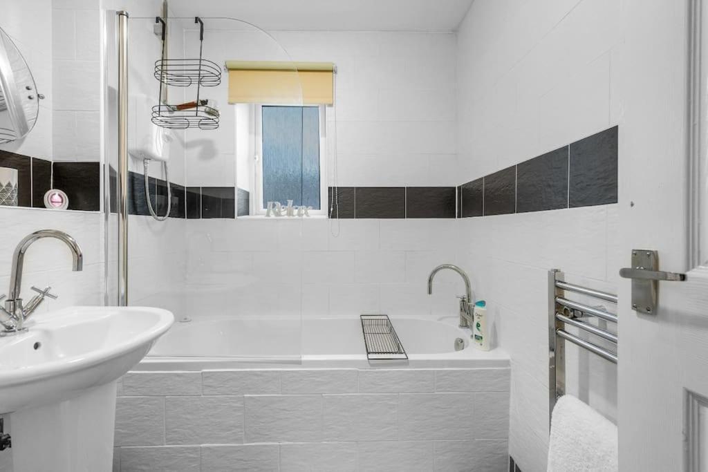 2 Bedroom Apartment On South Beach Road, אייר מראה חיצוני תמונה